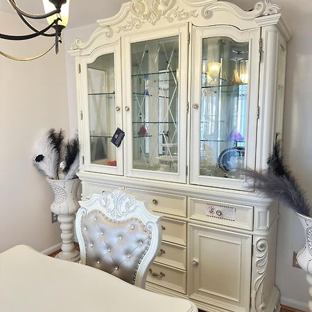 Special Rate Worthy Posh And Magnificent 4 Bedrooms And Two & Half Bath Greenbelt Εξωτερικό φωτογραφία